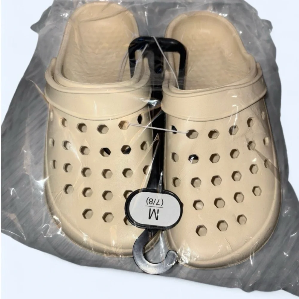 Beige Slip-On Clogs NWT Size M 7/8